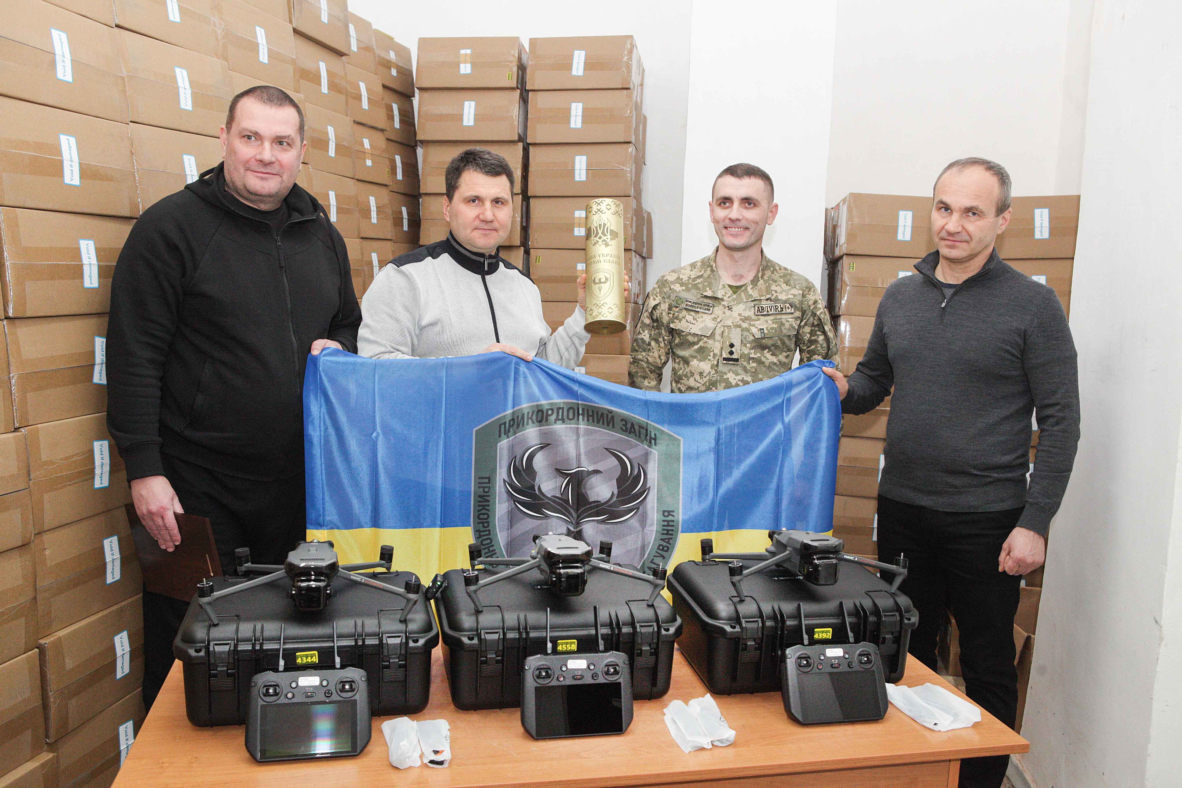 Квадрокоптери для «лісових кіборгів»: Вінницька міська рада разом з громадою та Міжрегіональним координаційним гуманітарним штабом підготувала чергову партію техніки на фронт