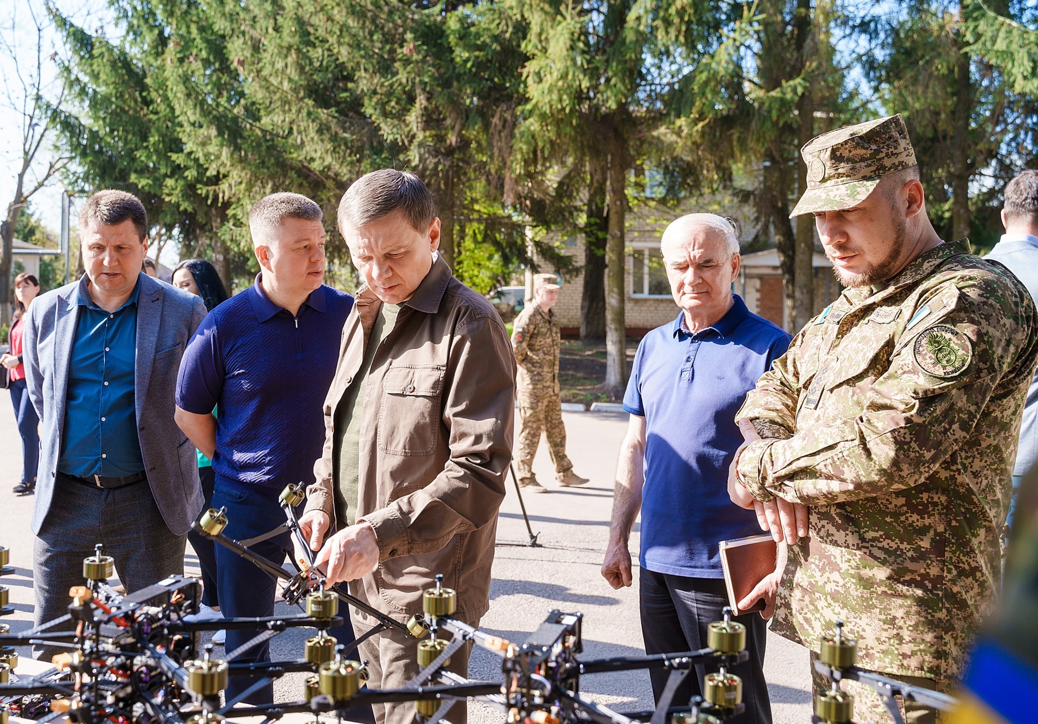  23-тя передача техніки. Вінницька міська рада спільно з громадою та Міжрегіональним координаційним гуманітарним штабом підтримали бойовий підрозділ Нацгвардії — бригаду «Червона Калина»
