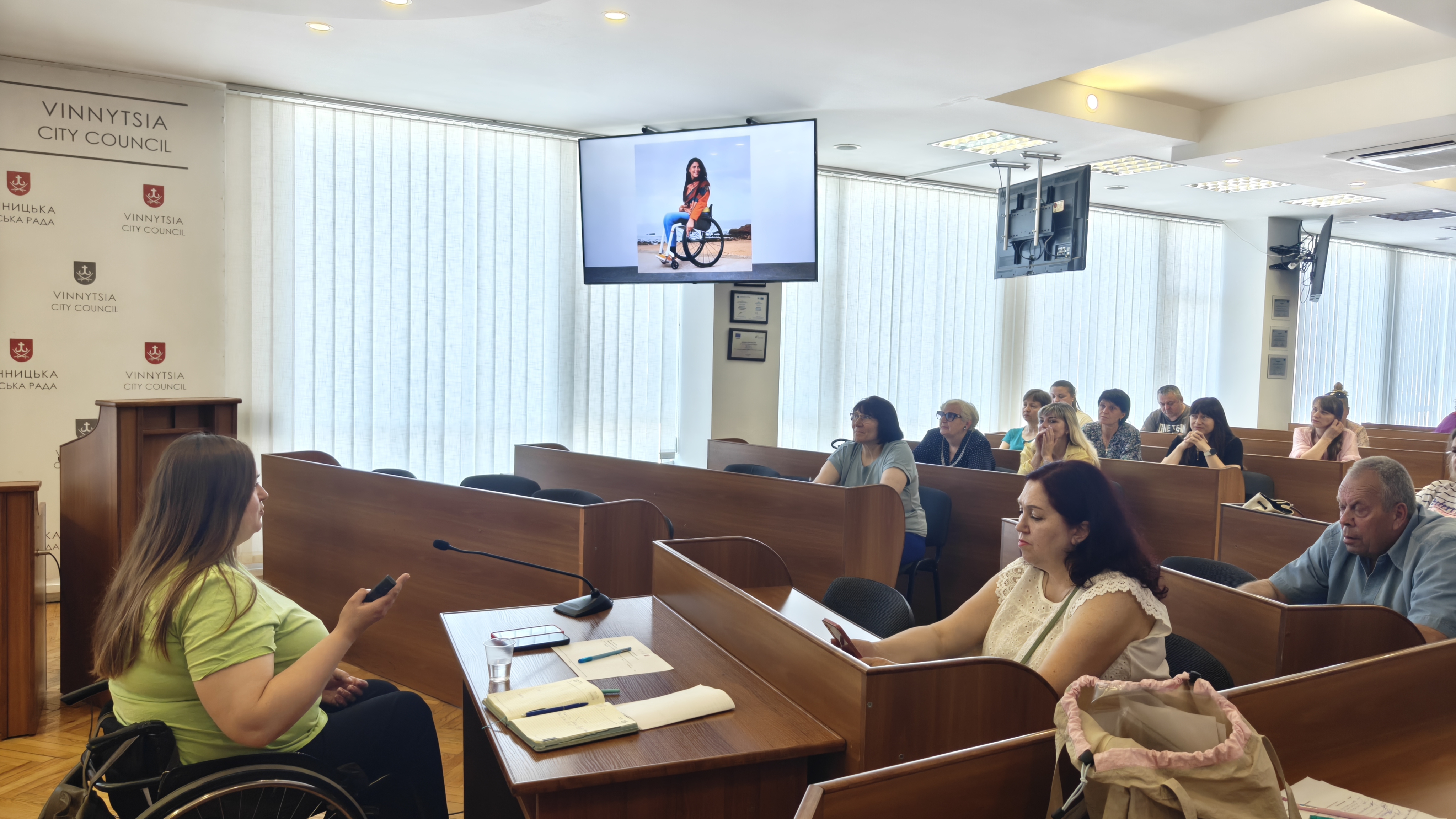 Доступні двори: ще 28 голів правлінь ОСББ Вінниці пройшли воркшоп із доступності та етичної комунікації з людьми з інвалідністю