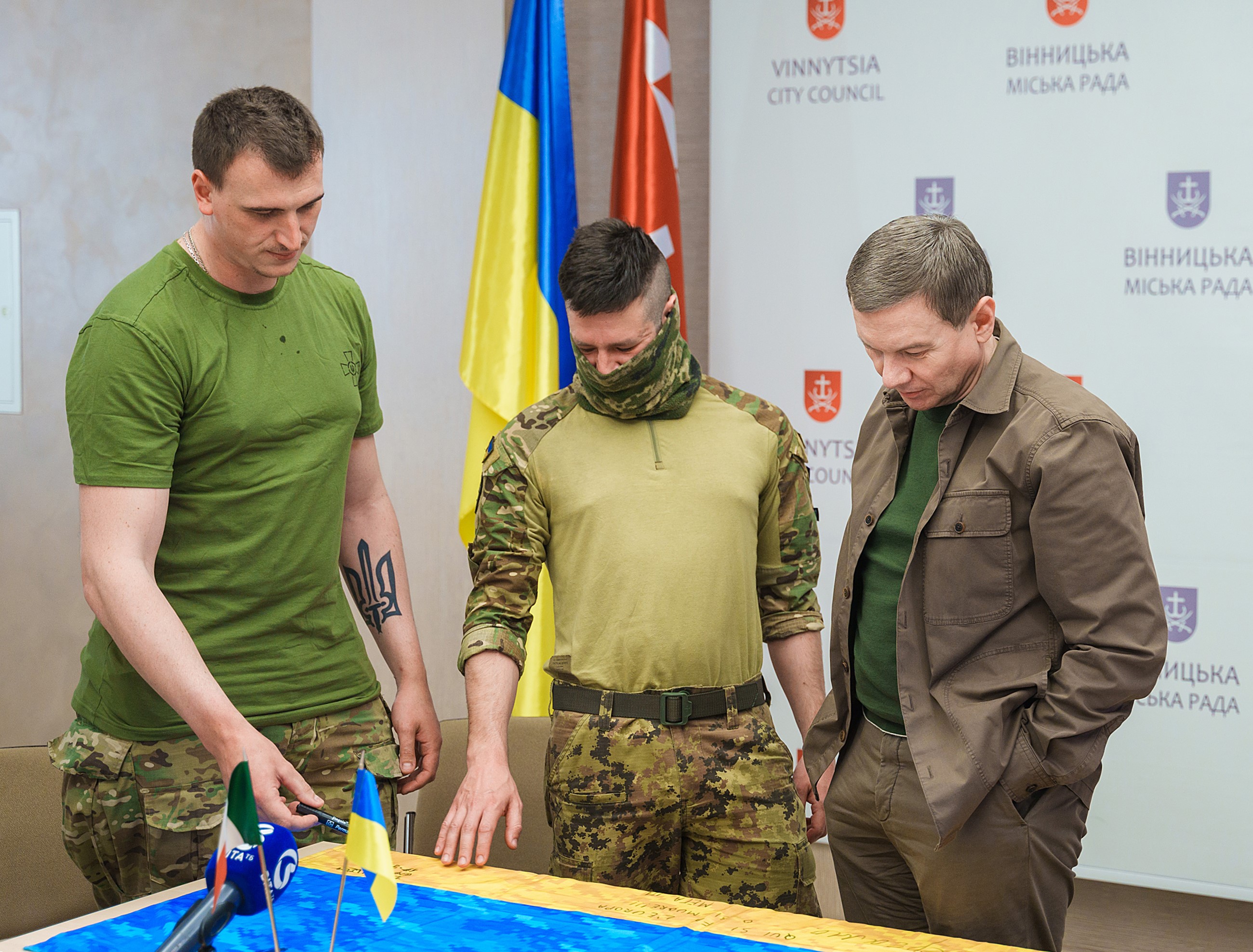 «Вдячний за те, що ви допомагаєте Україні боротися з ворогом», – Сергій Моргунов під час зустрічі з італійськими добровольцями, які служать в ЗСУ 