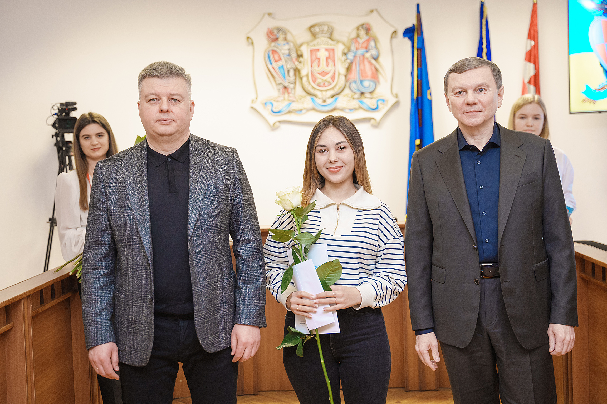 На засіданні сесії міської ради відзначили сім’ї, в яких народилися малюки на Різдво та Новий рік – 2025 
