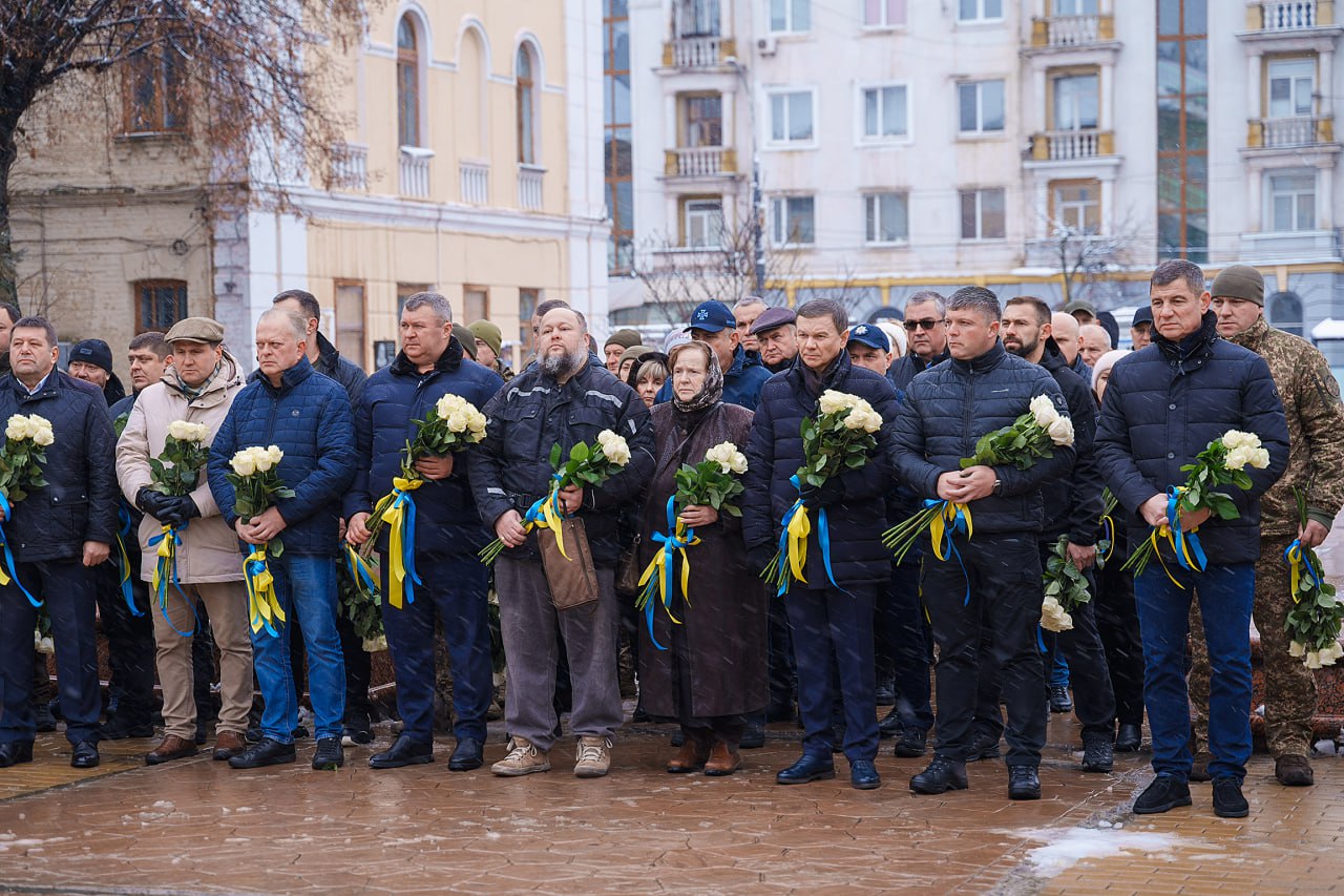 День Гідності та Свободи. У Вінниці вшанували полеглих Героїв Небесної Сотні та російсько-української війни