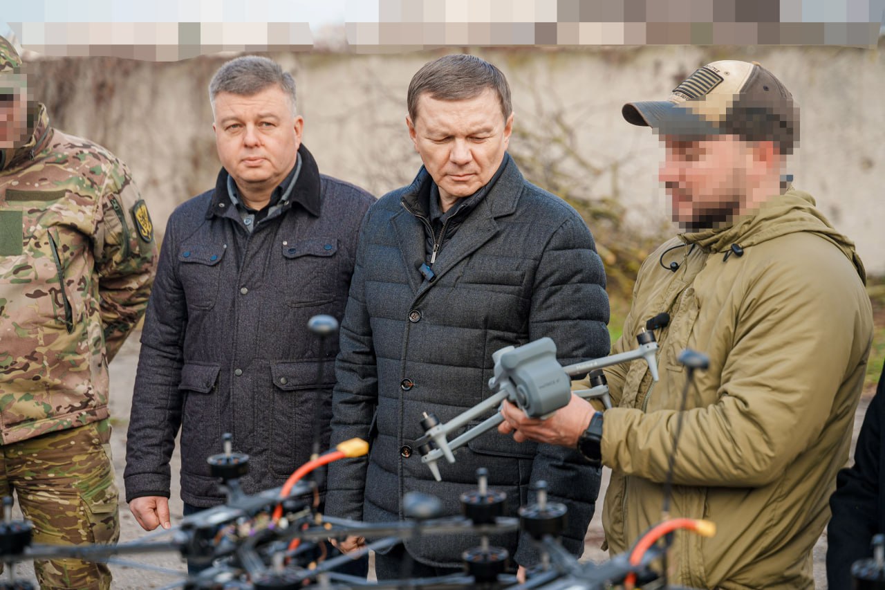 Команда Міжрегіонального координаційного гуманітарного штабу передала необхідне обладнання ще двом військовим підрозділам